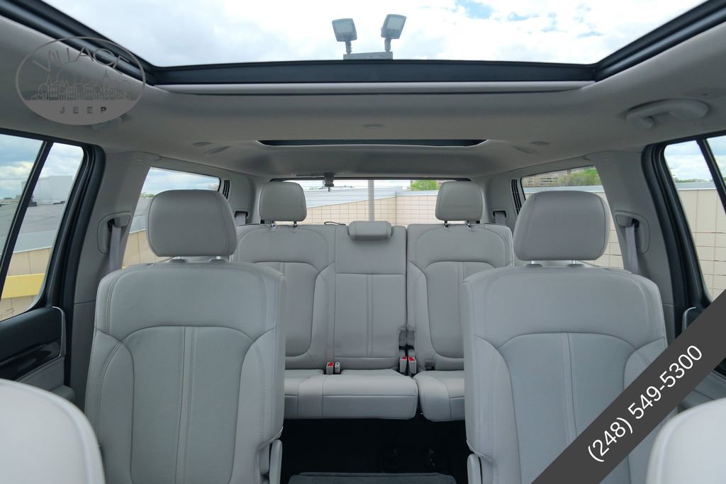 Used 2024 Jeep Wagoneer 4WD w/ Premium Group I image 22