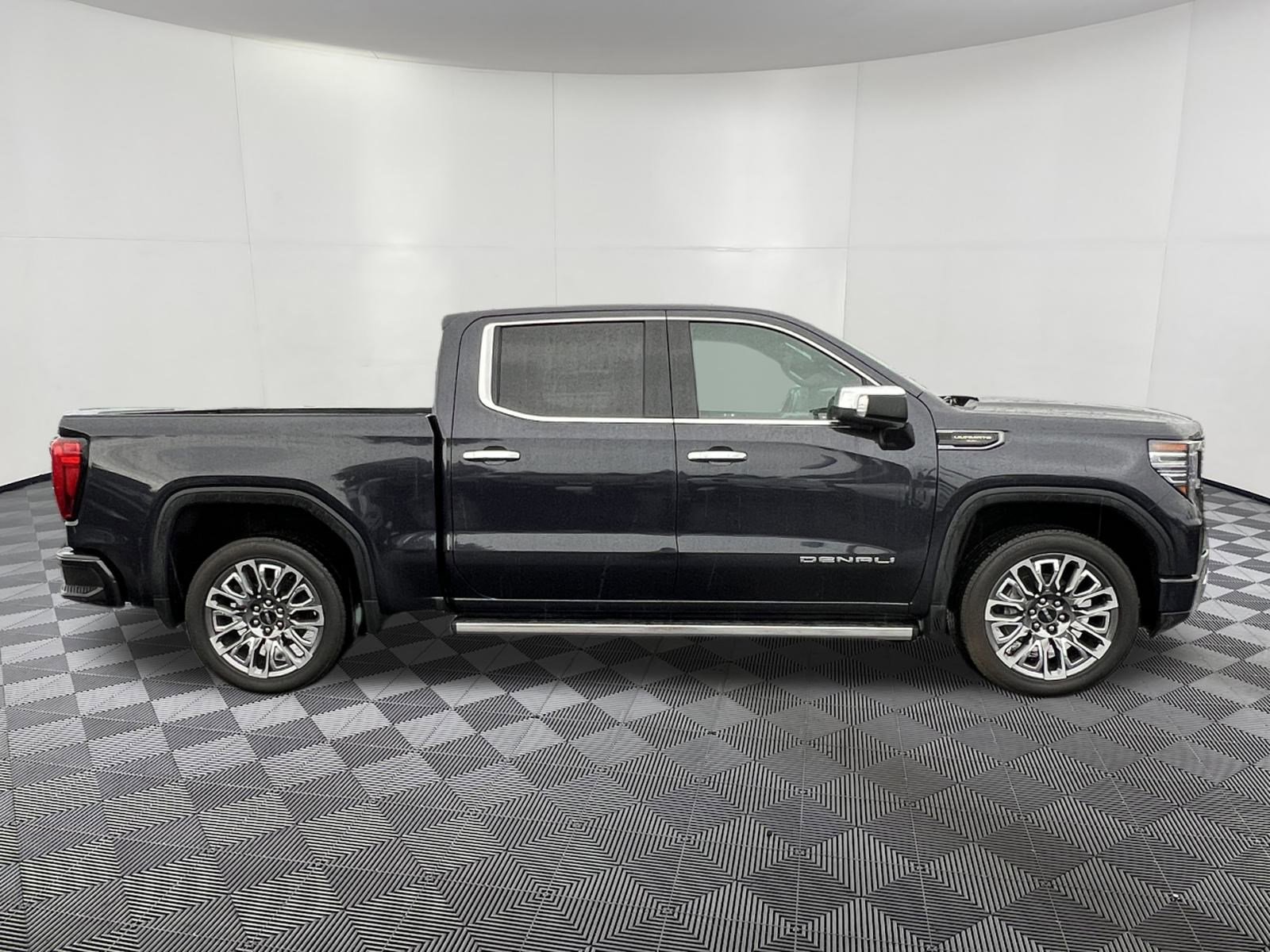 Used 2023 GMC Sierra 1500 Denali Ultimate image 7
