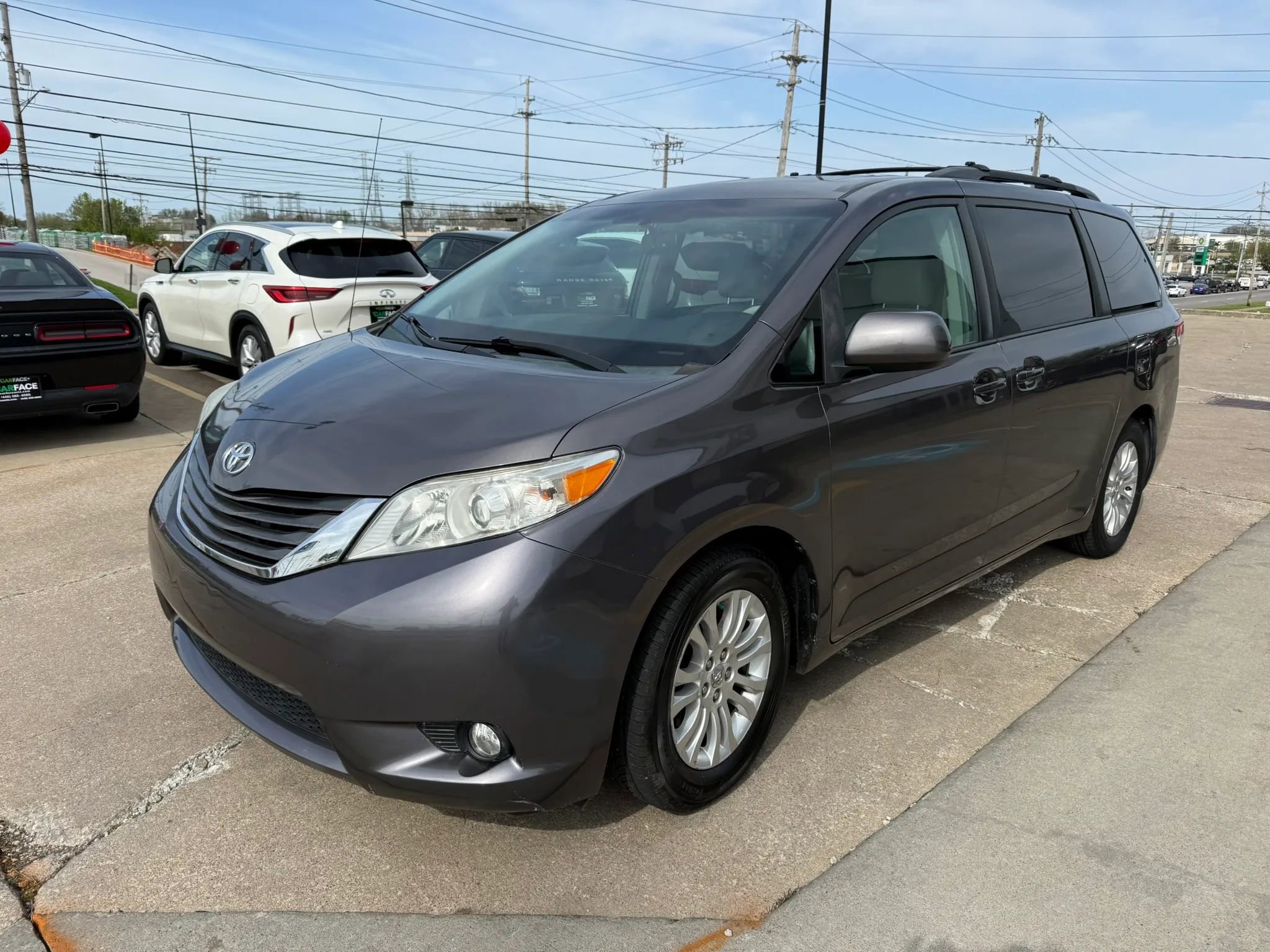 Used 2012 Toyota Sienna XLE FWD image 5