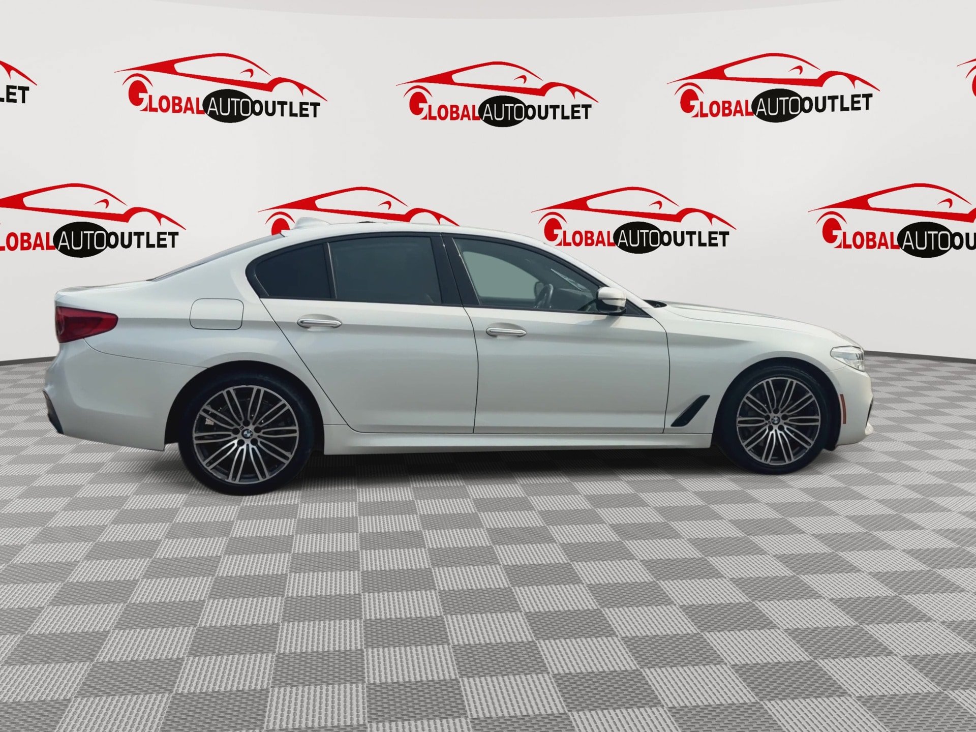 Used 2018 BMW 530i xDrive w/ M Sport Package AWD/4WD image 9