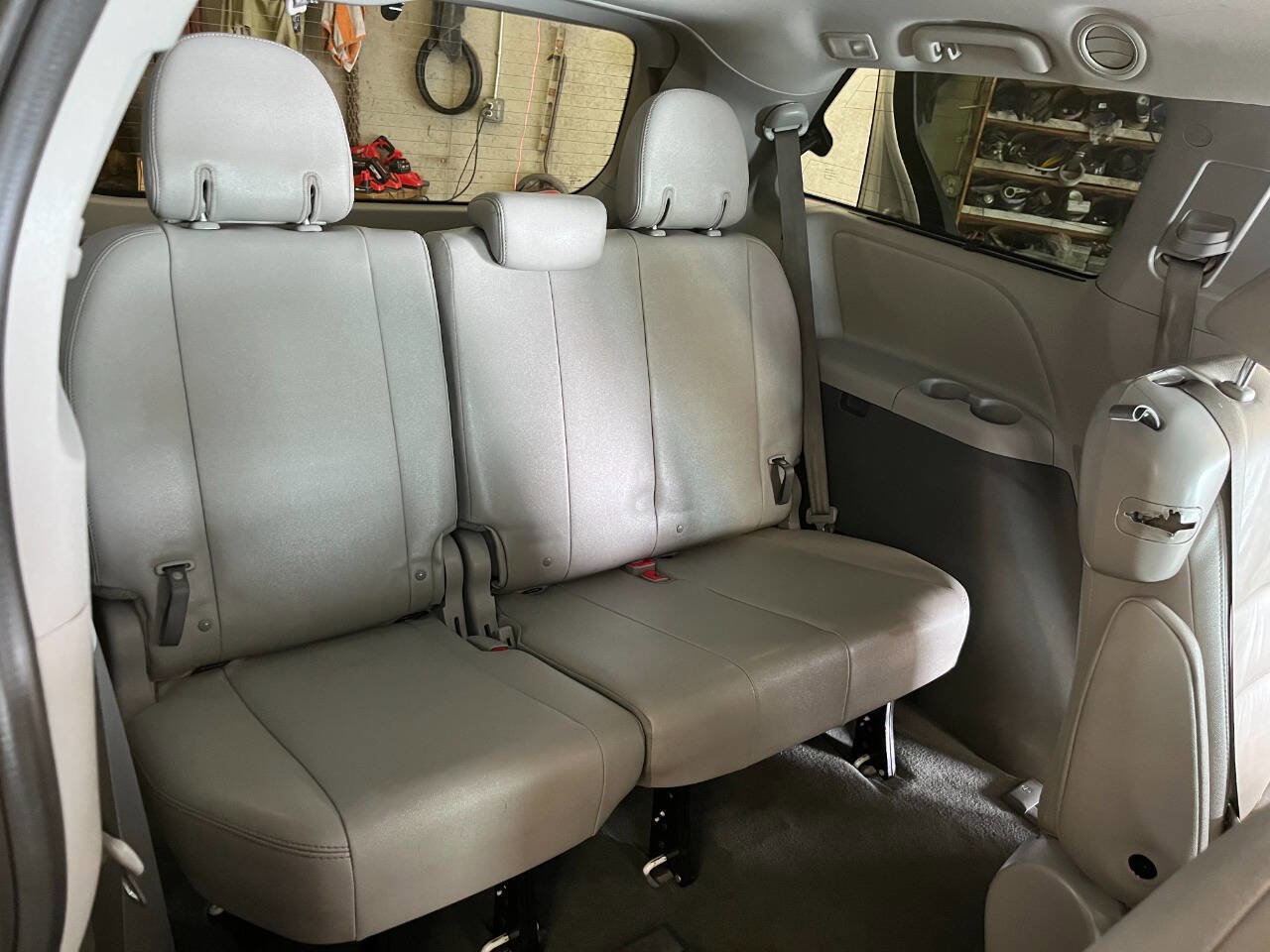 Used 2020 Toyota Sienna XLE image 7