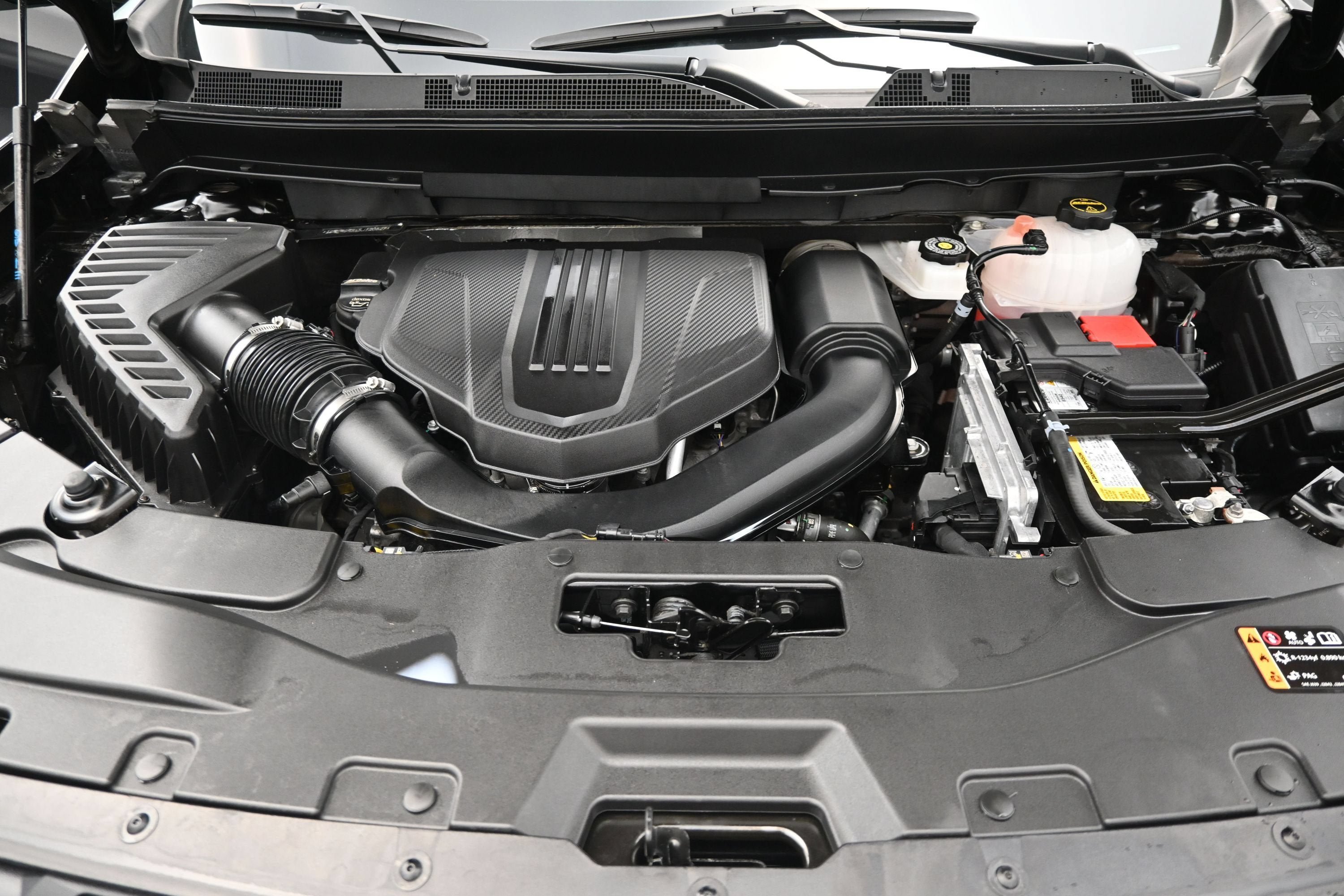 Certified 2025 Chevrolet Traverse LT FWD image 36