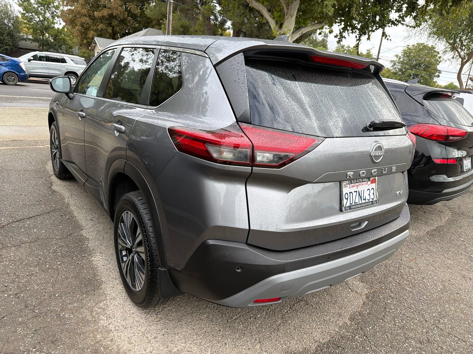 Used 2023 Nissan Rogue SV FWD image 4