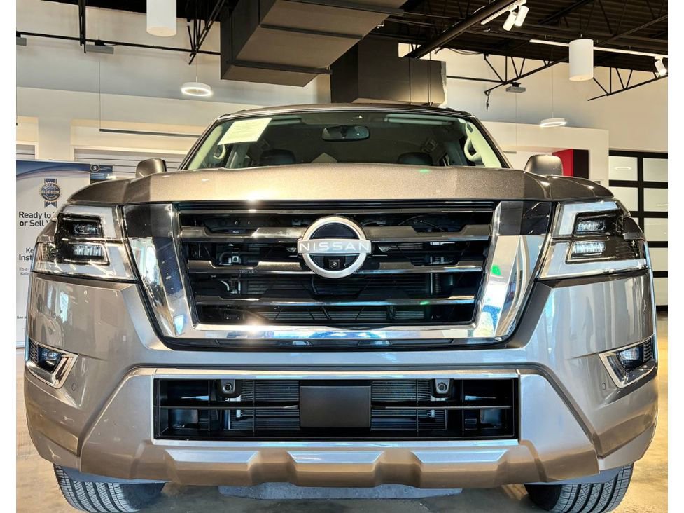 Used 2021 Nissan Armada SL w/ Captain's Chairs Package image 3