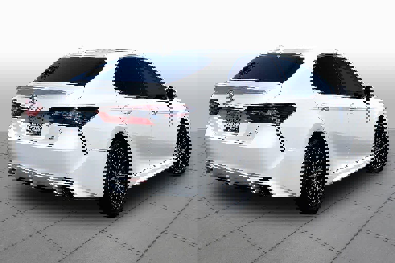 Used 2021 Toyota Camry SE FWD image 12