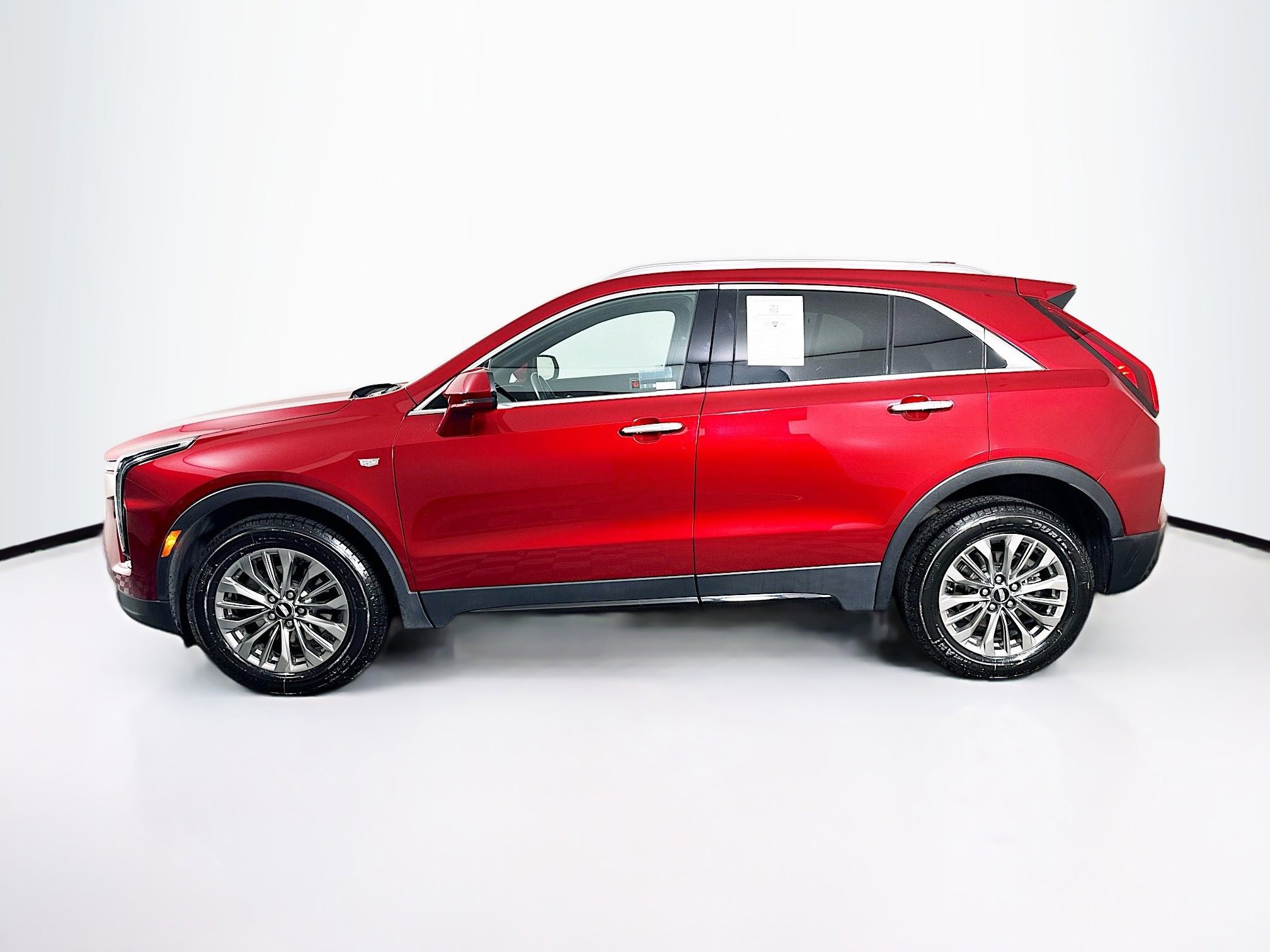 Used 2024 Cadillac XT4 Premium Luxury image 4