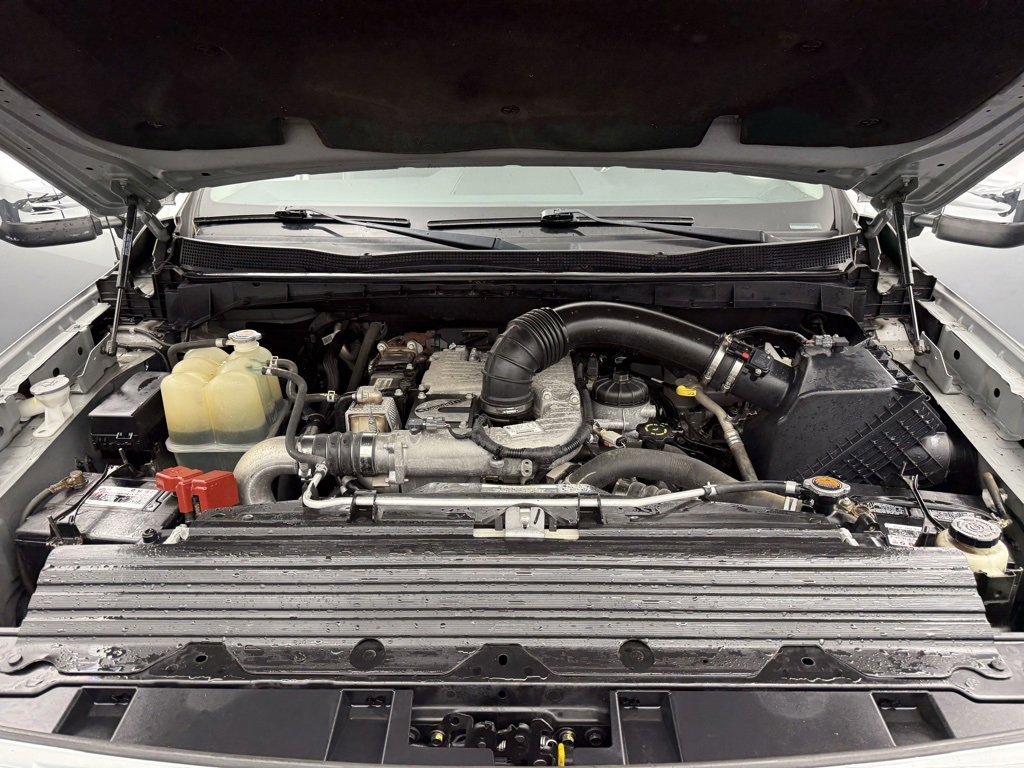 Used 2017 Nissan Titan SL image 7