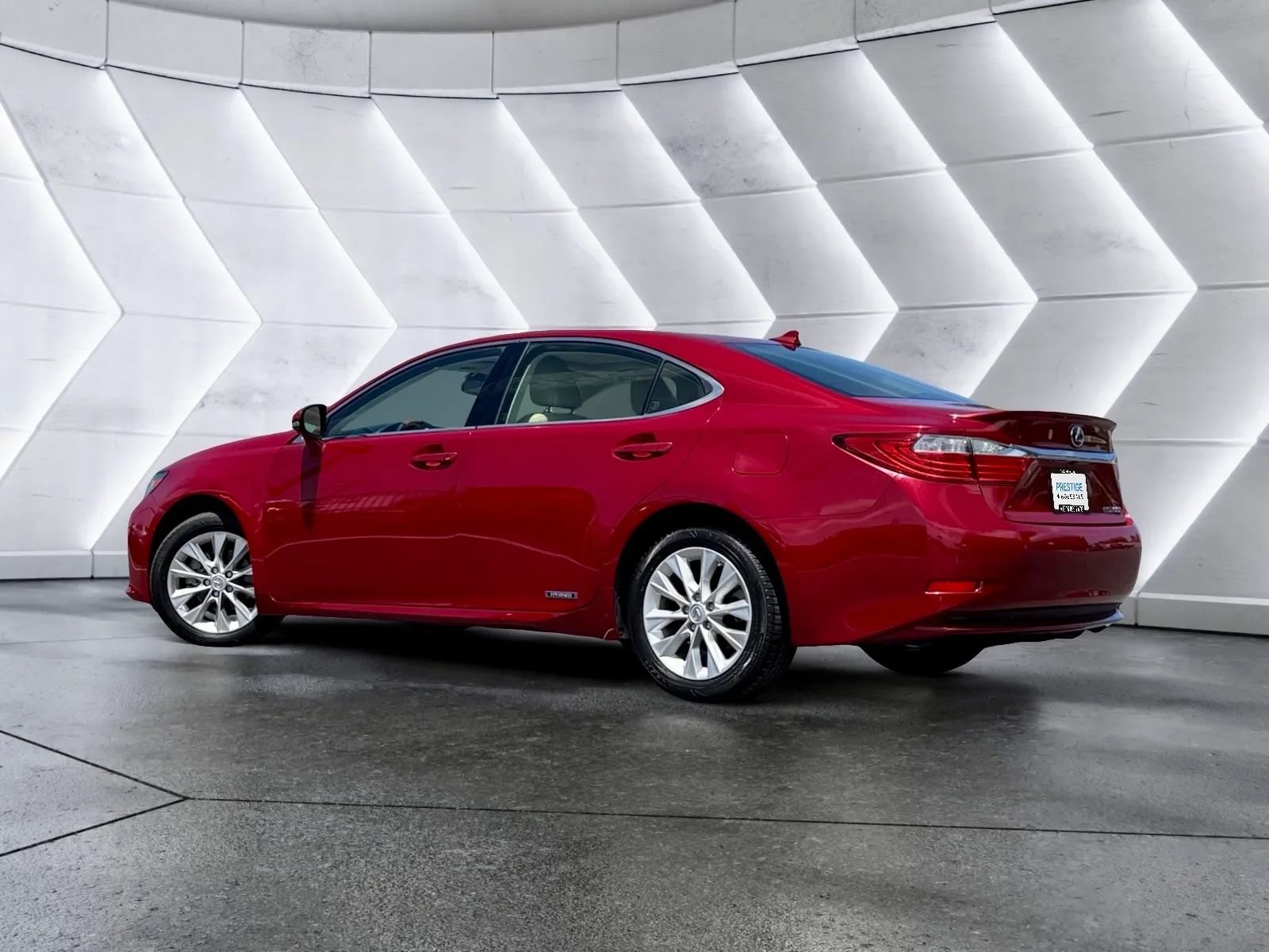 Used 2014 Lexus ES 300h w/ Premium Package w/Bamboo Trim FWD image 6