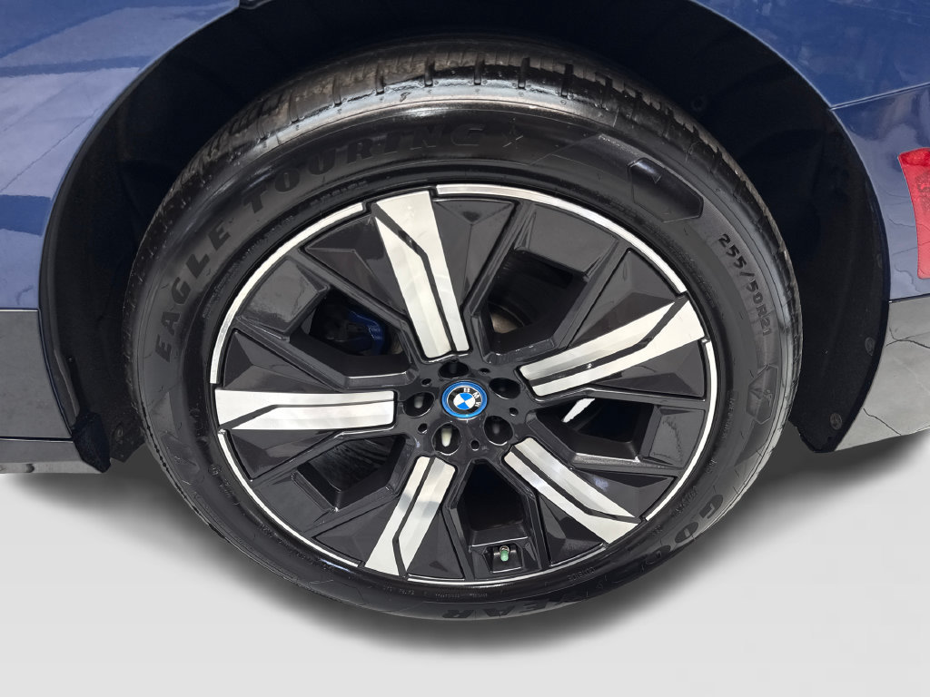 Used 2024 BMW iX xDrive50 w/ Sport Package AWD/4WD image 85