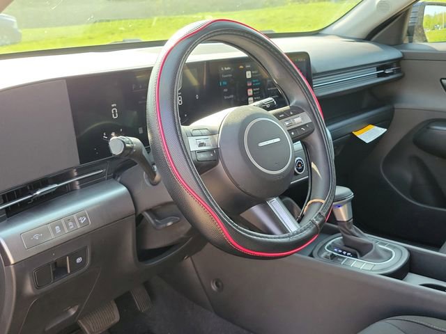 Used 2025 Hyundai Kona SE image 24