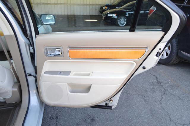 Used 2008 Lincoln MKZ image 46