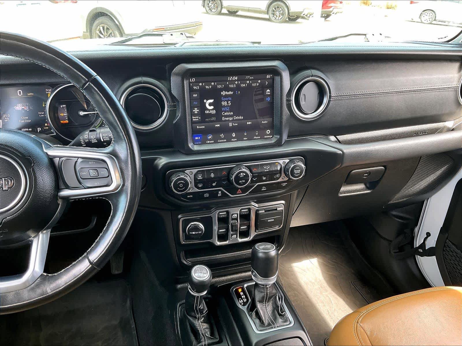 Used 2023 Jeep Wrangler Sahara w/ Cold Weather Group image 18
