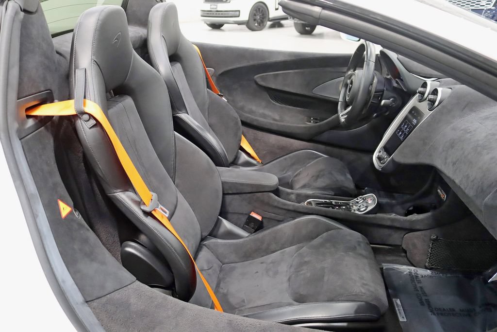 Used 2020 McLaren 600LT Spider RWD image 35