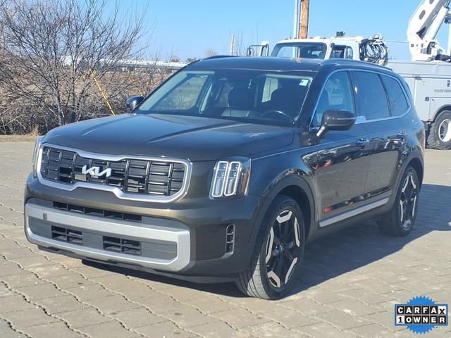 Used 2023 Kia Telluride S AWD/4WD image 2