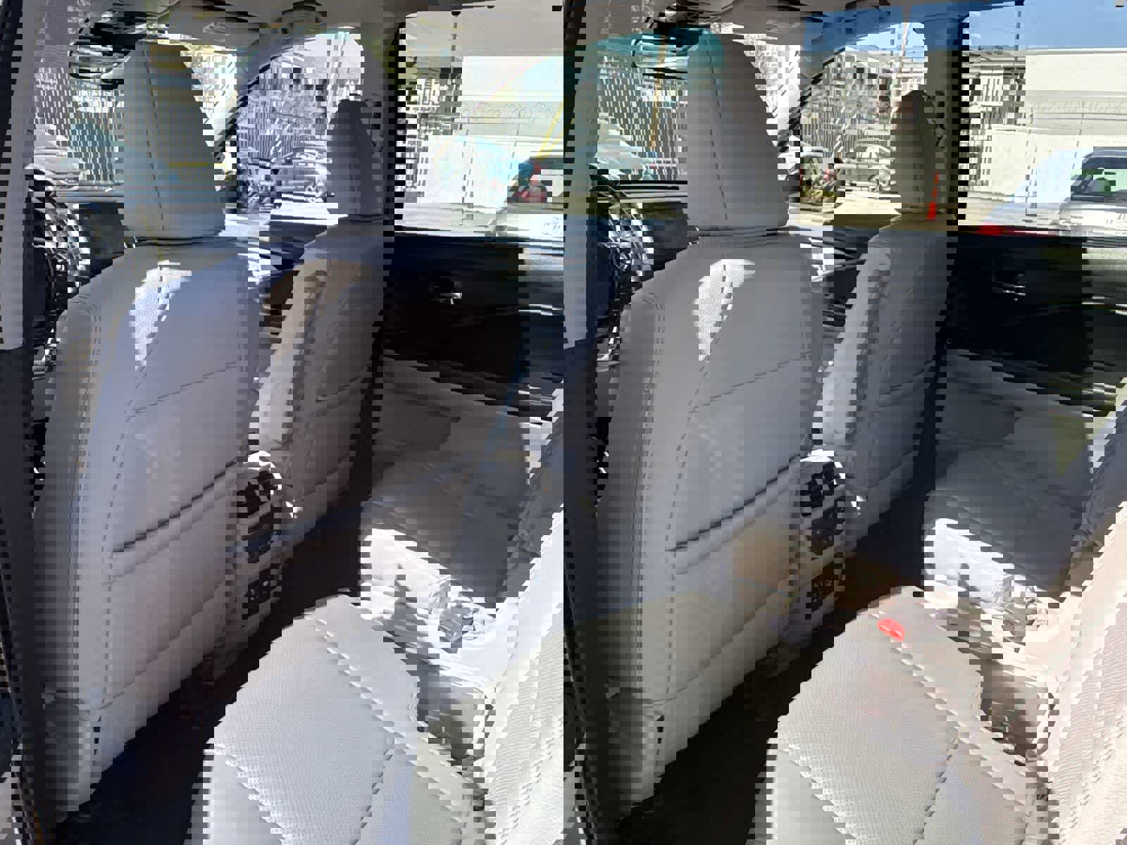 Used 2016 Honda Pilot Elite image 23