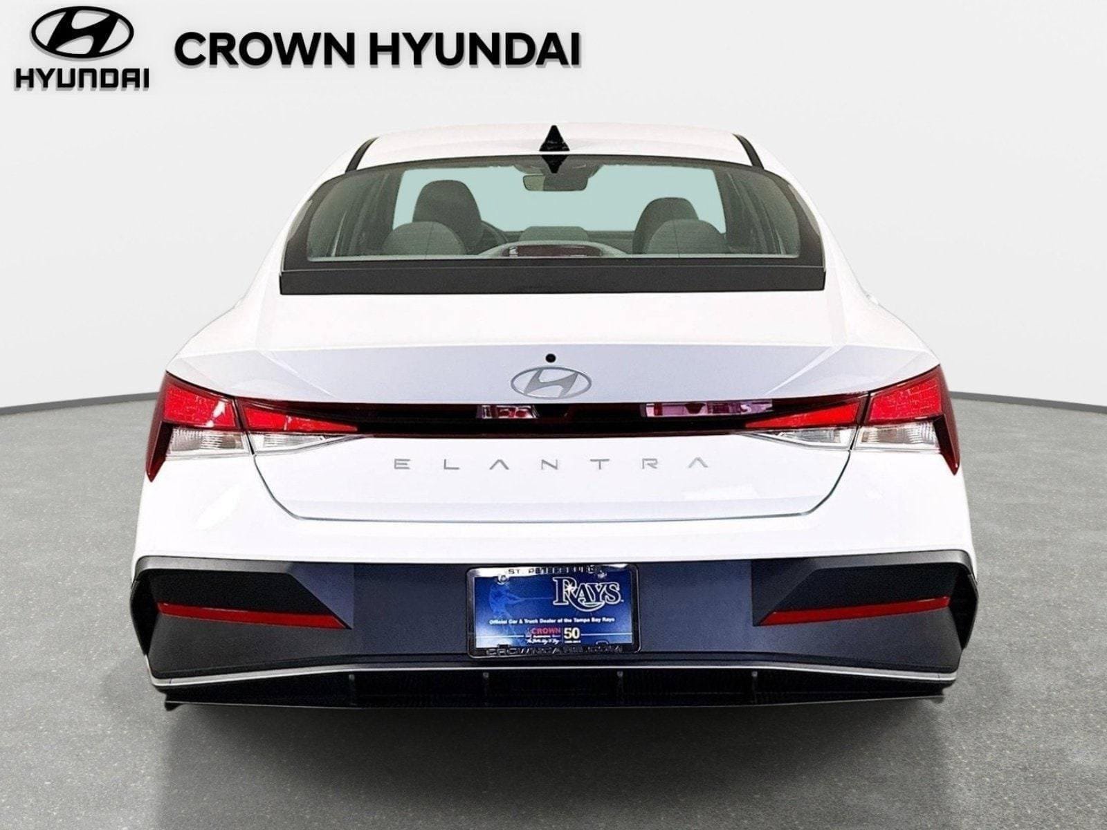 New 2026 Hyundai Elantra SE FWD image 6