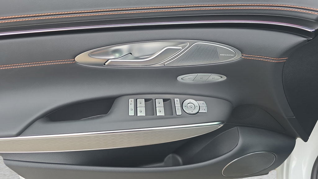 New 2026 Genesis GV70 2.5T Sport Prestige AWD/4WD image 16