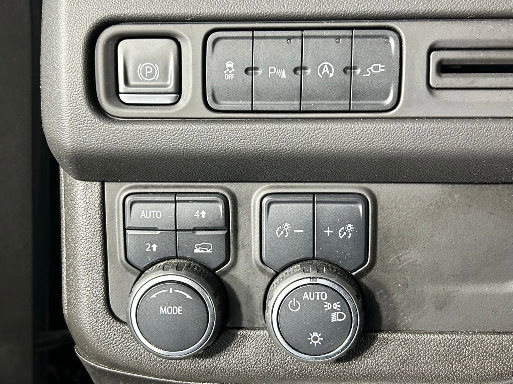 Used 2021 Chevrolet Suburban LT image 30