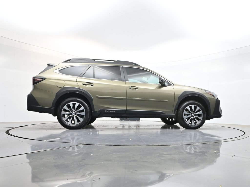 Used 2025 Subaru Outback Limited AWD/4WD image 39