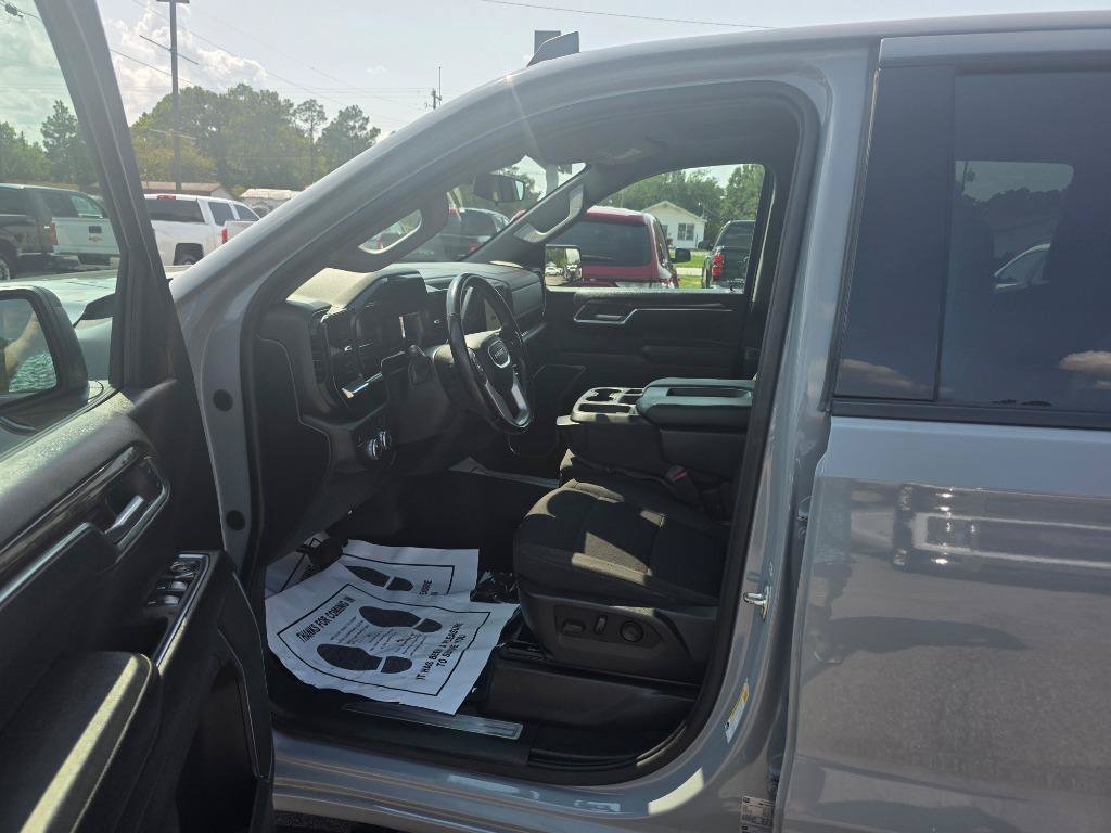 Used 2024 GMC Sierra 1500 Elevation w/ LPO, Elevation Black Package RWD image 6