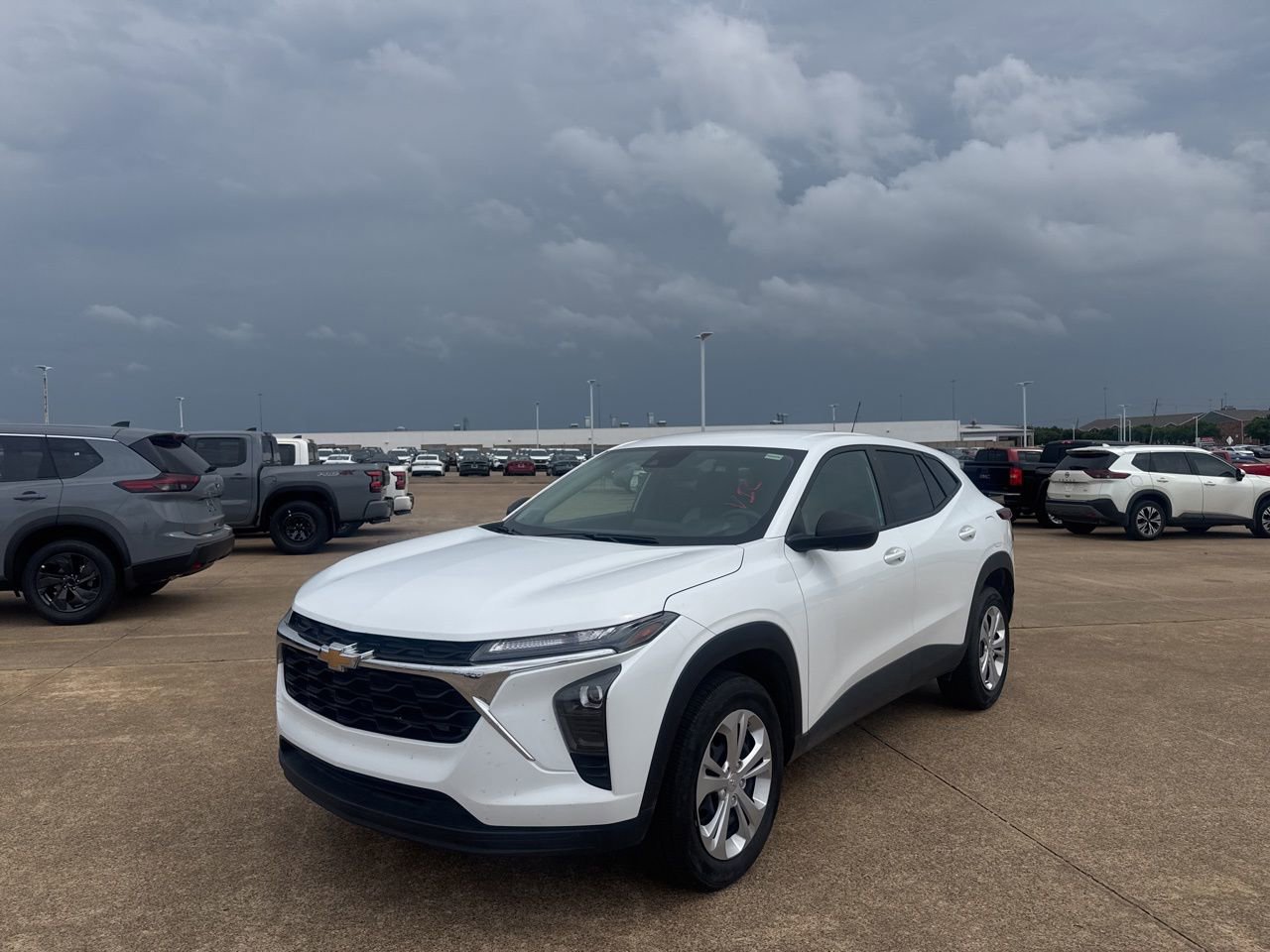 Used 2025 Chevrolet Trax LS image 7