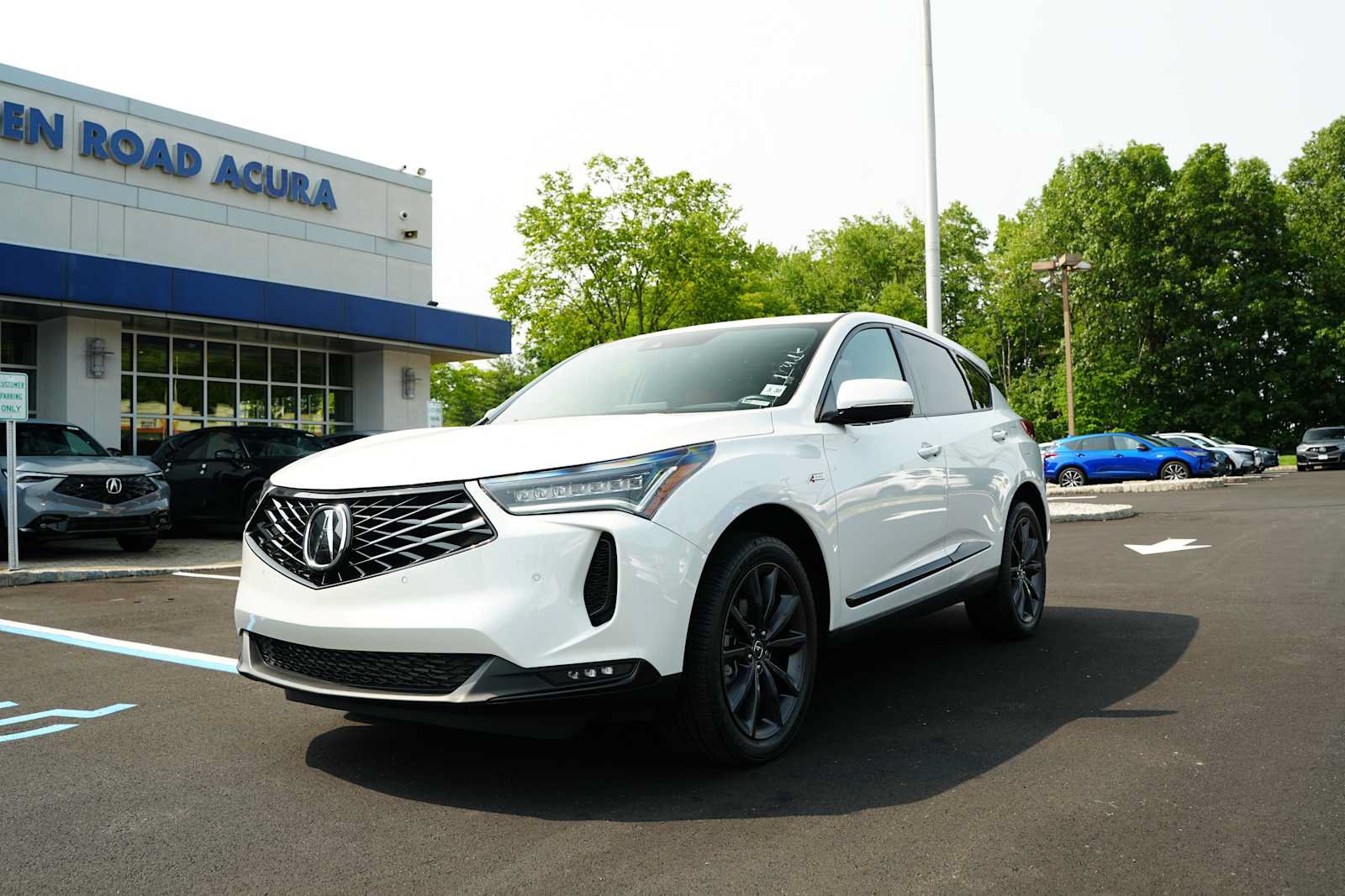 Certified 2025 Acura RDX w/ Advance Package AWD/4WD image 3