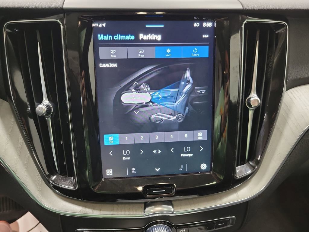 Used 2025 Volvo XC60 B5 Plus image 36