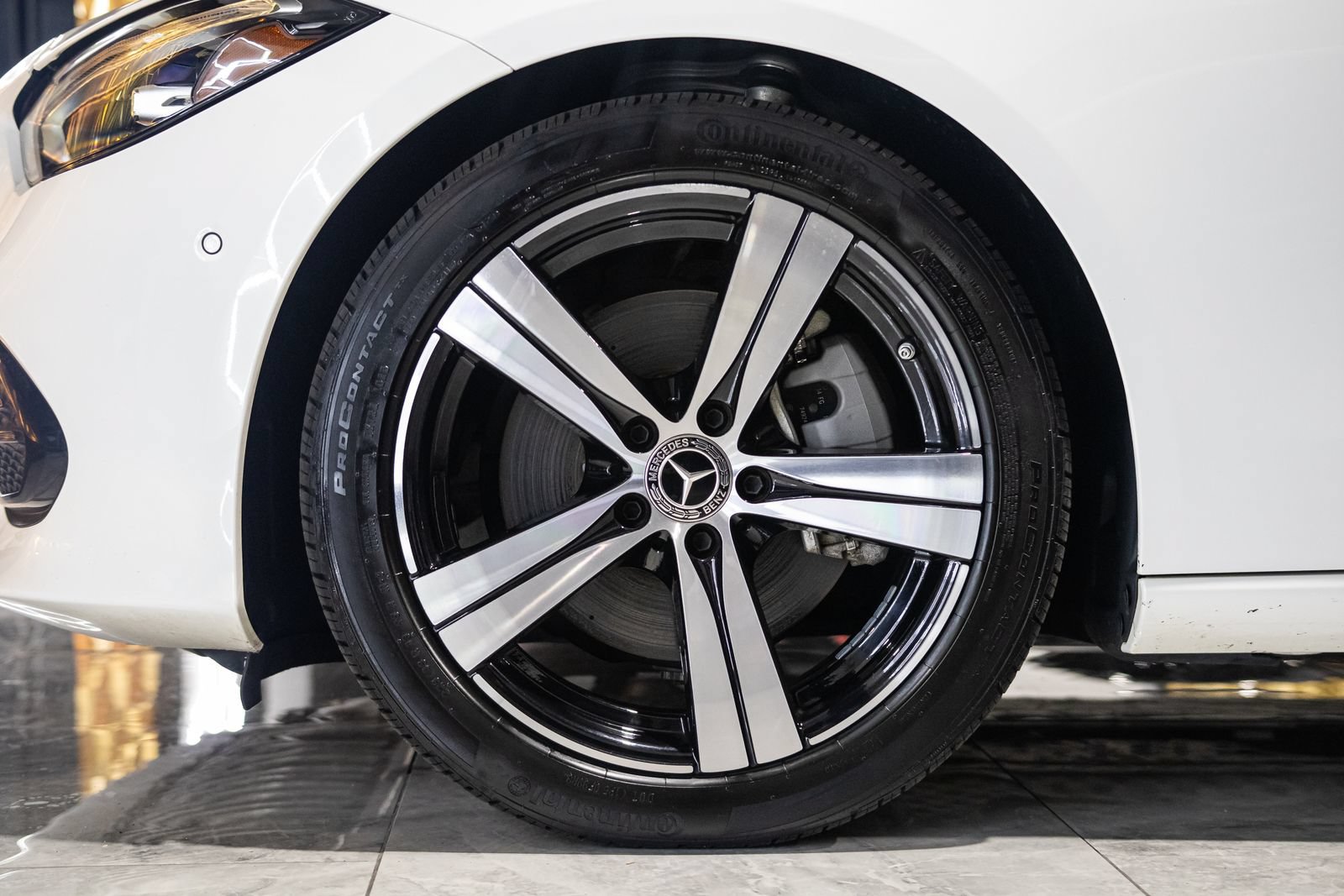 Used 2025 Mercedes-Benz C 300 4MATIC Sedan image 32