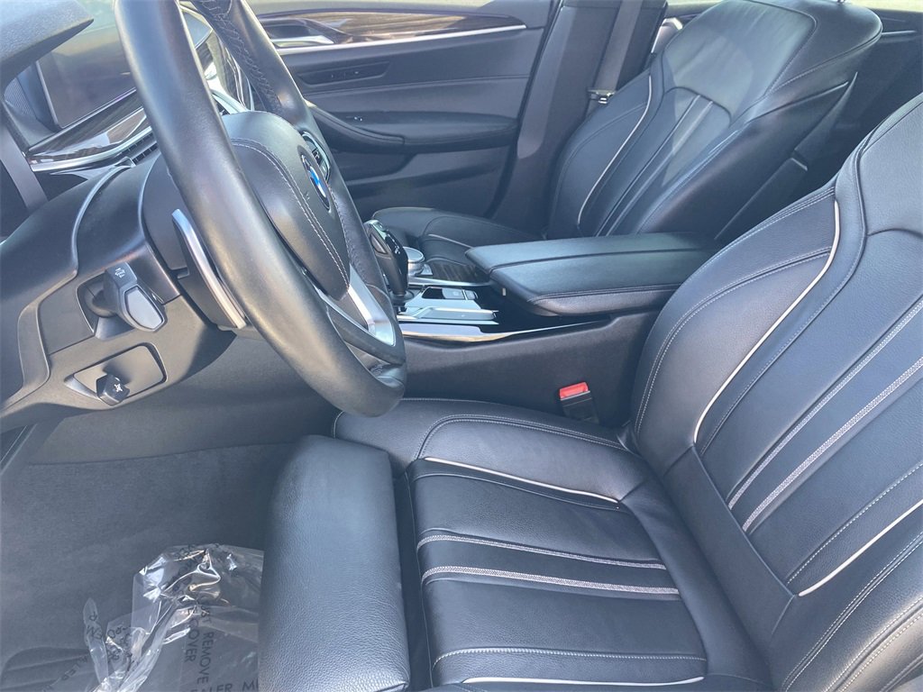 Used 2020 BMW 530i xDrive w/ Premium Package image 20