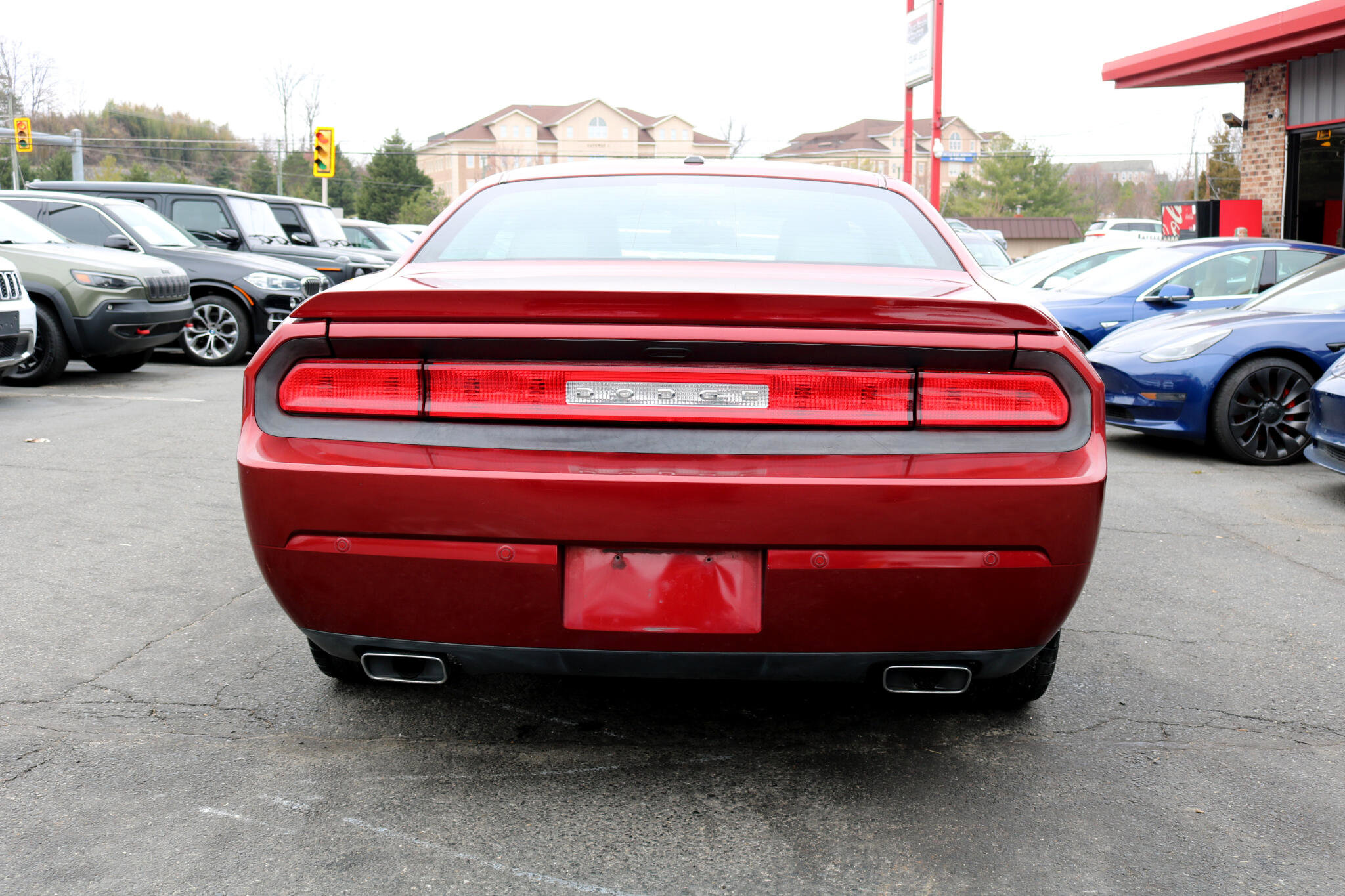Used 2014 Dodge Challenger SXT image 7