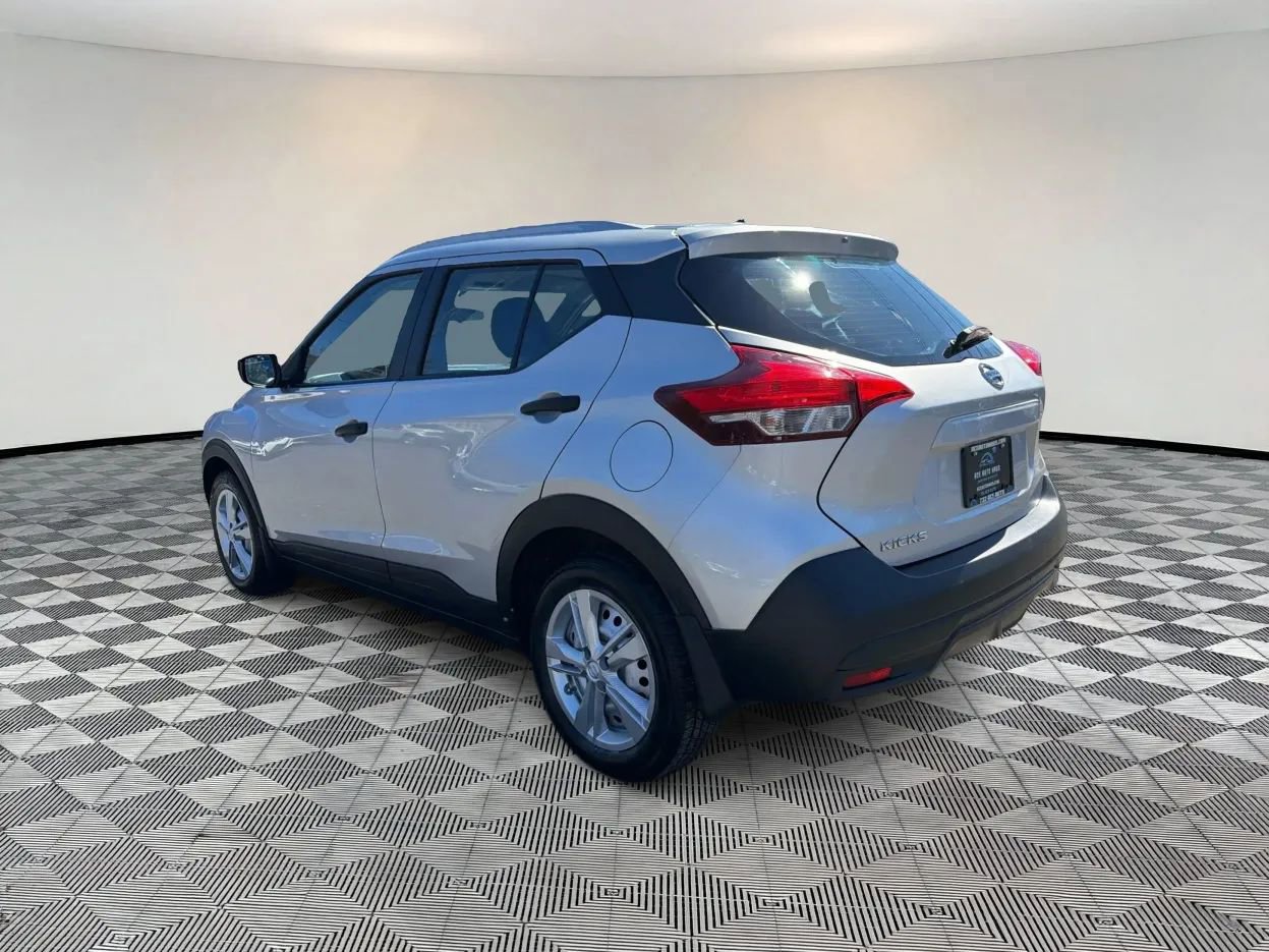 Used 2018 Nissan Kicks S FWD image 5