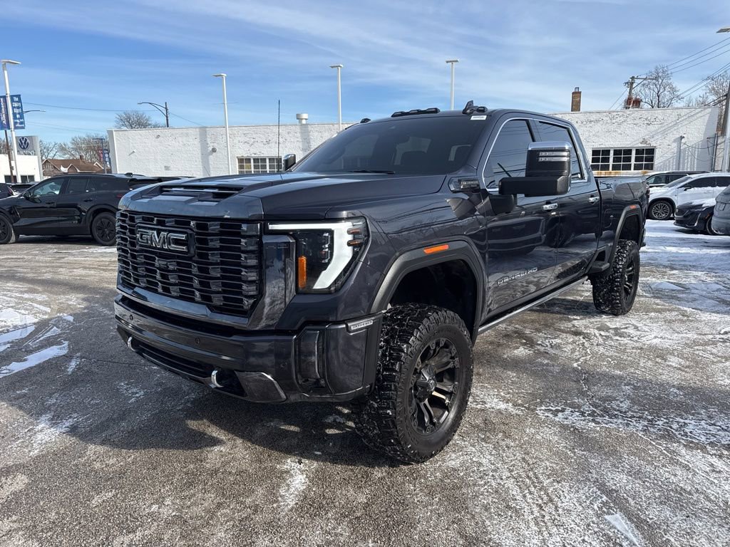 Used 2024 GMC Sierra 3500 Denali Ultimate image 3