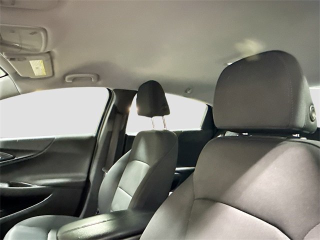 Used 2017 Chevrolet Malibu LT image 18
