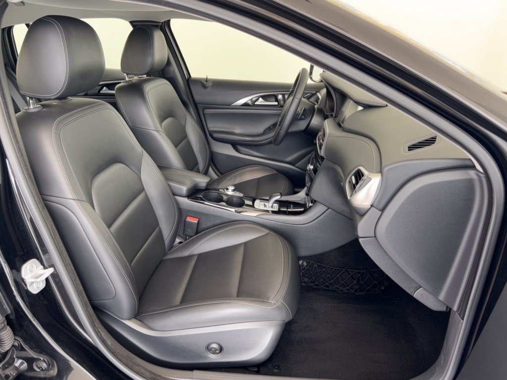 Used 2018 INFINITI QX30 FWD image 30