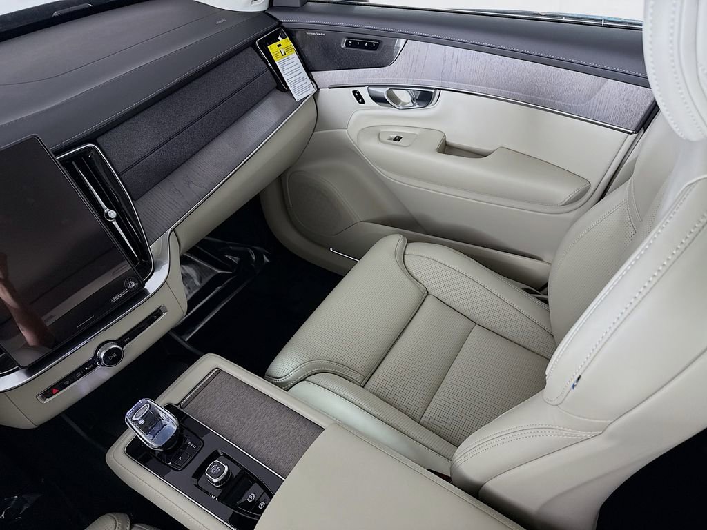 New 2026 Volvo XC90 T8 Ultra w/ Protection Package Premier image 24
