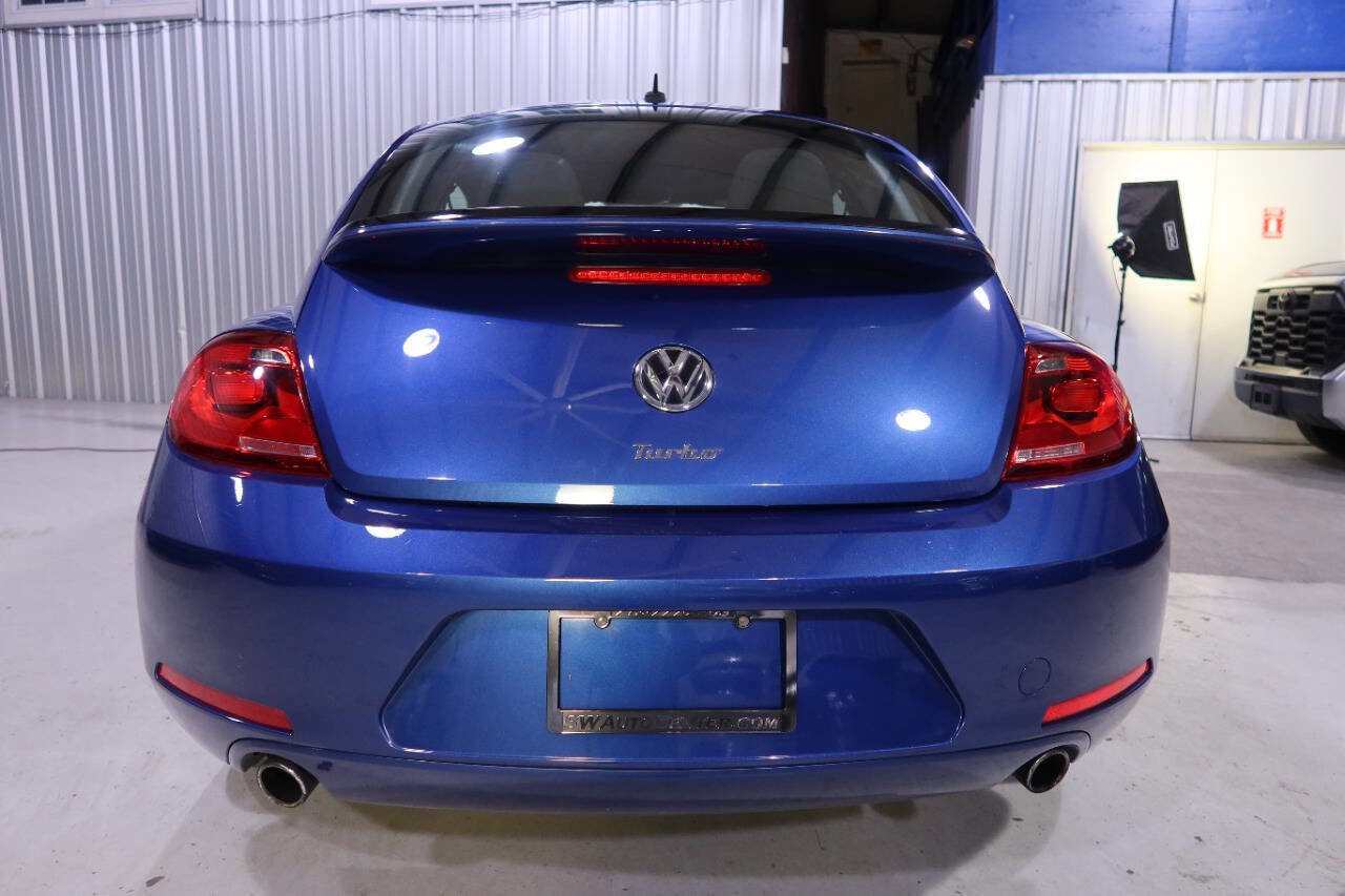 Used 2013 Volkswagen Beetle 2.0T image 4