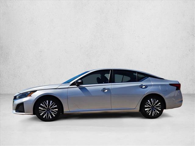 Used 2024 Nissan Altima 2.5 SV image 9