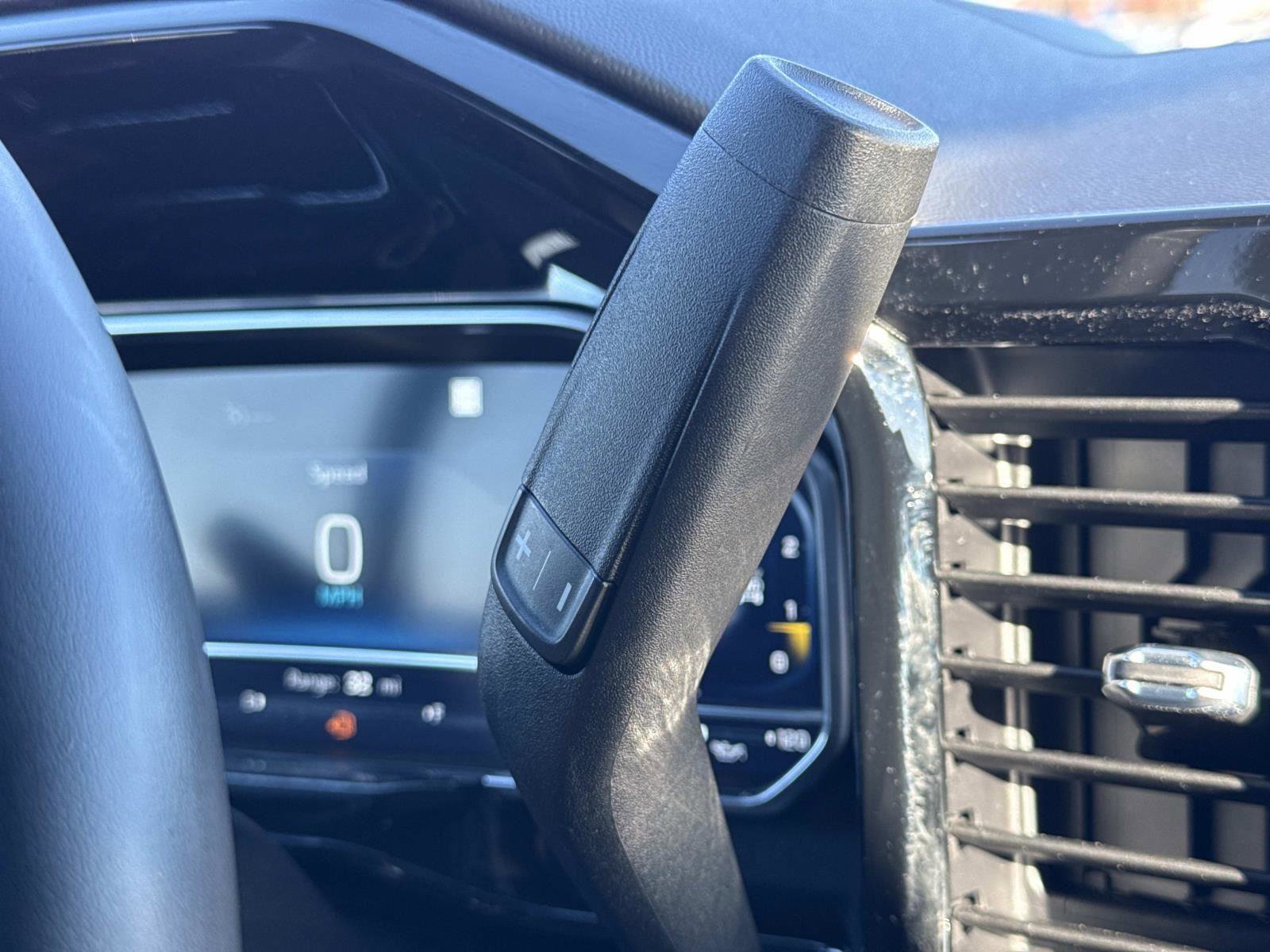 Used 2023 Chevrolet Silverado 1500 LT image 9