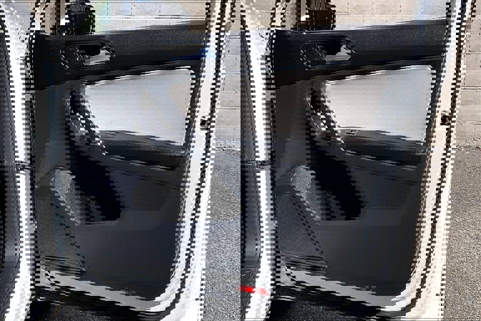 Used 2018 Volkswagen Tiguan SEL image 23