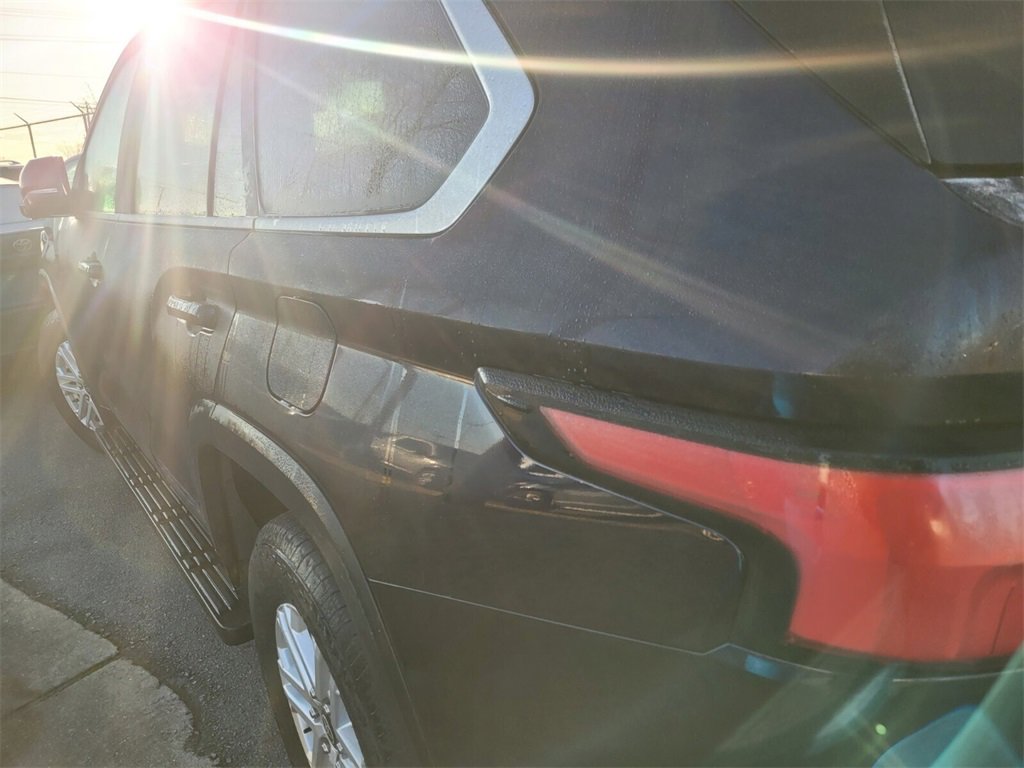 Used 2025 Toyota Sequoia SR5 image 9