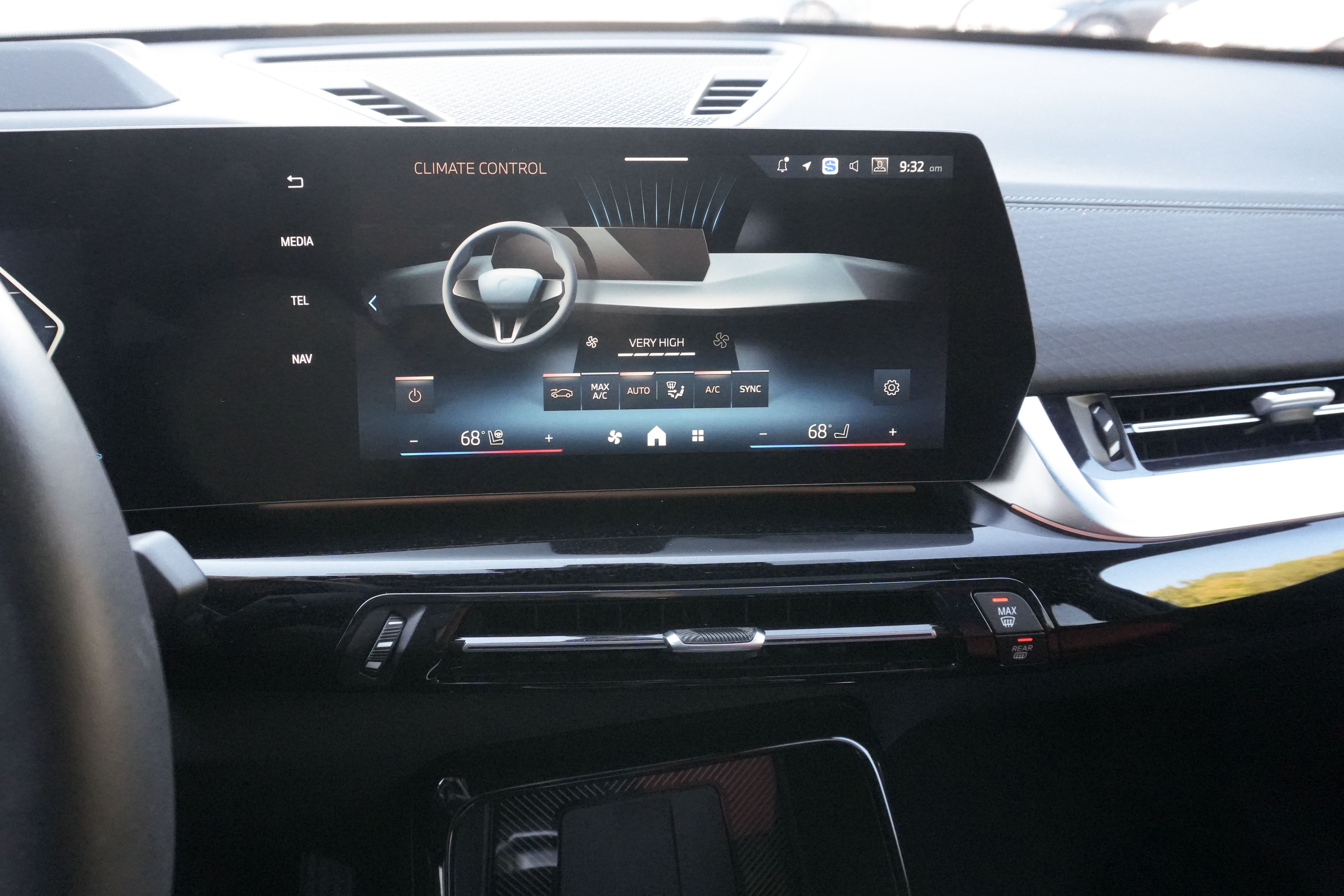 Certified 2025 BMW X2 xDrive28i AWD/4WD image 25