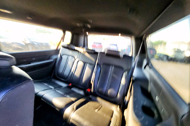 Used 2024 Jeep Wagoneer L Series II AWD/4WD image 29