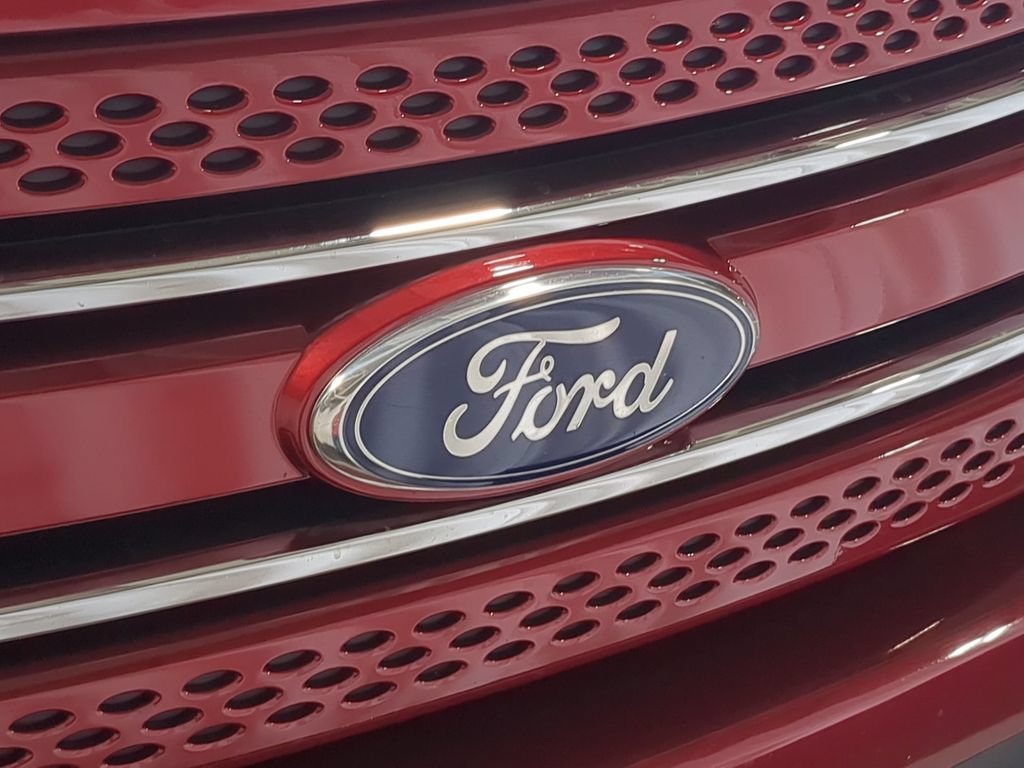 Used 2014 Ford Explorer Limited w/ Equipment Group 302A AWD/4WD image 15