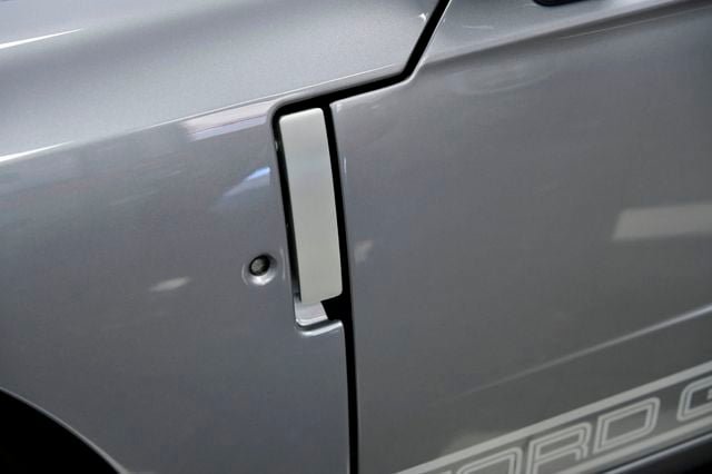 Used 2006 Ford GT RWD image 11