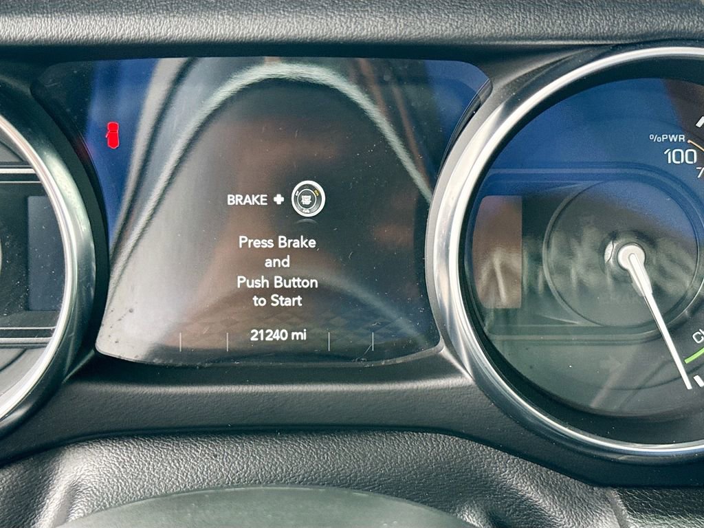 Used 2022 Jeep Wrangler Unlimited Sahara w/ Cold Weather Group AWD/4WD image 13