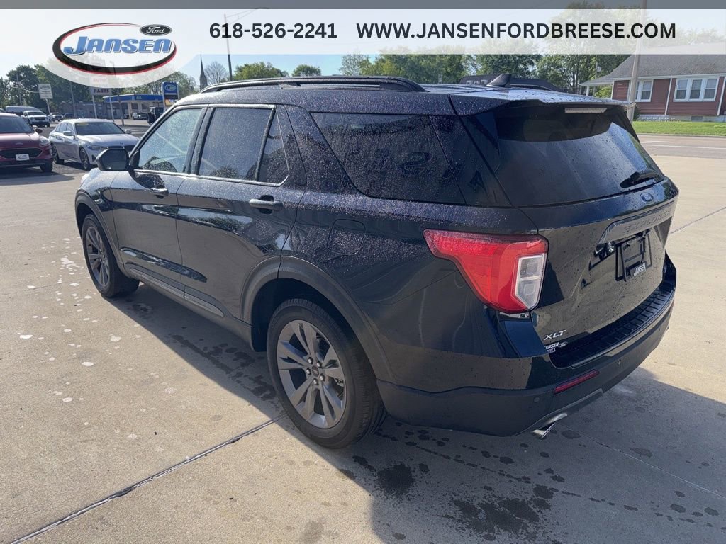 Used 2022 Ford Explorer XLT w/ Equipment Group 202A AWD/4WD image 4