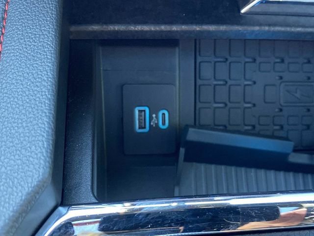 Used 2024 Ford Expedition Limited image 32
