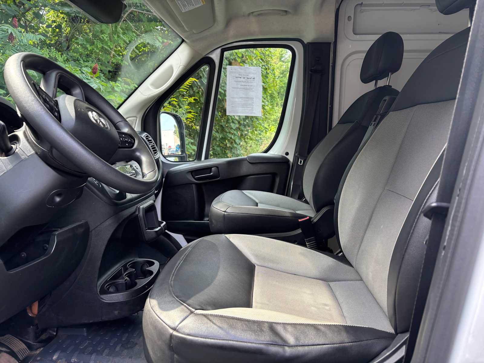 Used 2025 RAM ProMaster 3500 w/ Convenience Group FWD image 2
