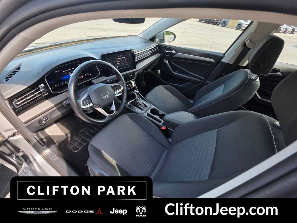 Used 2025 Volkswagen Jetta S FWD image 11