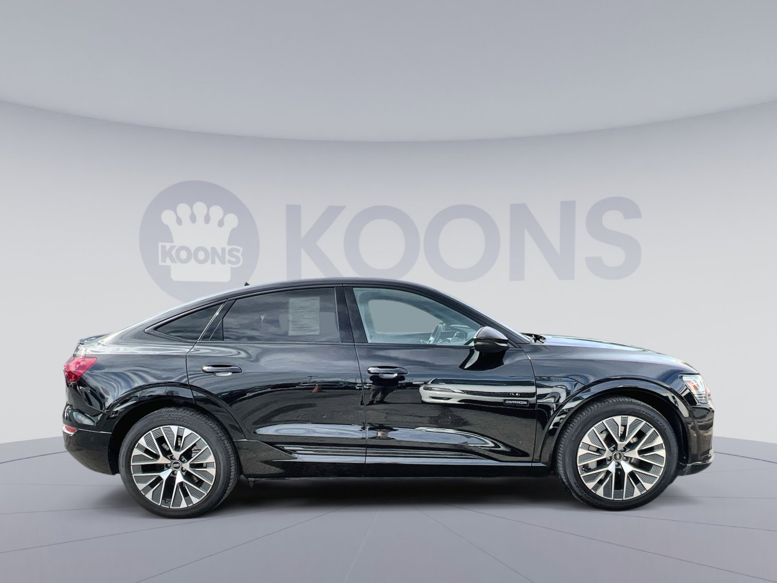 Used 2024 Audi Q8 e-tron Premium Plus image 8